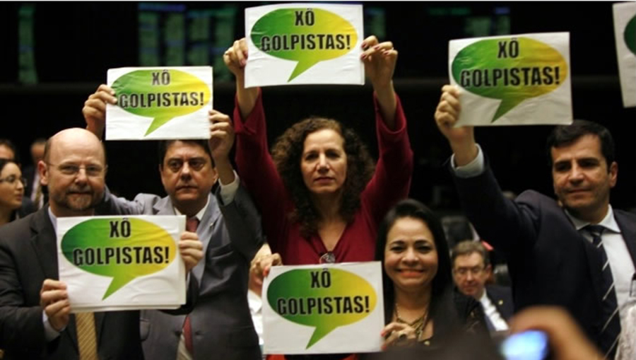 PSDB e DEM assumem bandeira do impeachment e são rechaçados