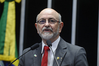 Donizeti repudia silêncio da oposição e da imprensa sobre contas de Cunha