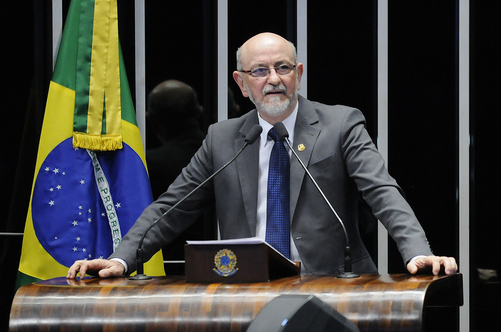 Donizeti Nogueira homenageia Lula: “o Brasil precisa da sua teima”, disse