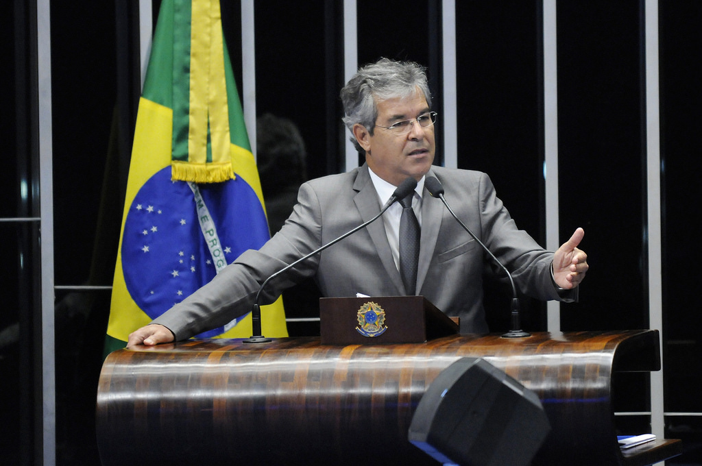 Jorge Viana defende calma e bom-senso para enfrentar a crise econômica