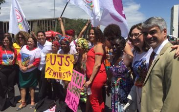 Humberto-na-Marcha-das-Mulheres-Negras