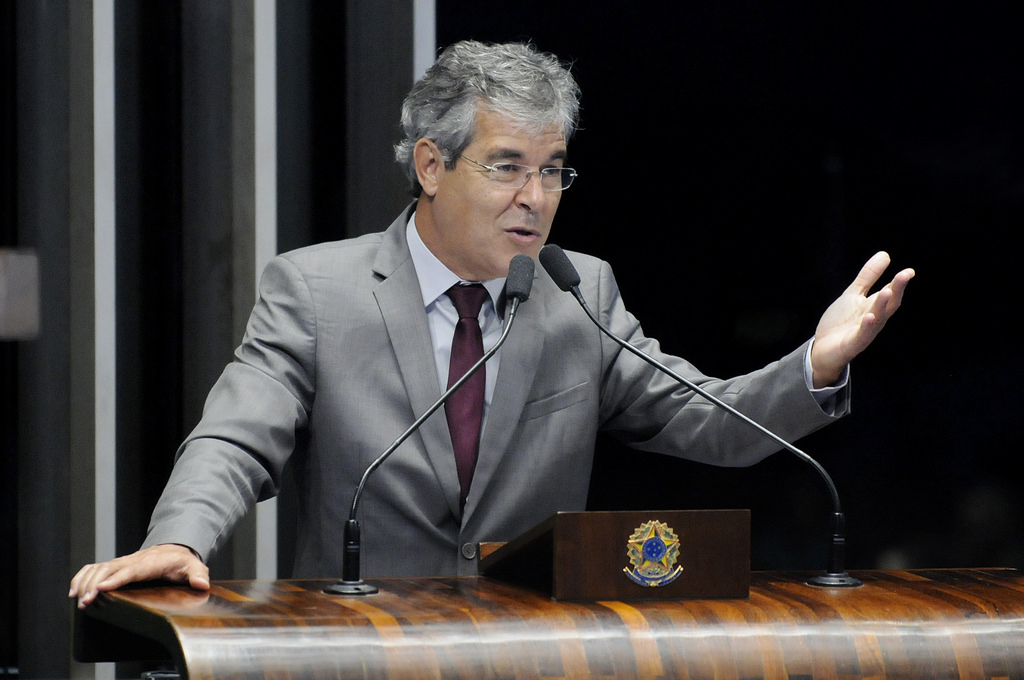 Mudanças climáticas exigem medidas imediatas, alerta Jorge Viana
