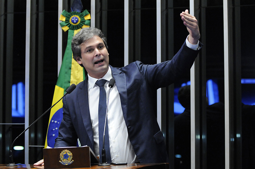 Dilma deve investir em medidas contra recessão e pelo emprego, diz Lindbergh