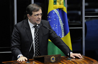 Pinheiro critica imobilidade e diz que governo precisa querer ser ajudado