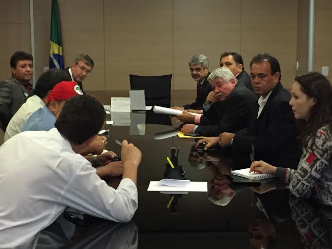 Em Brasília, Humberto e prefeitos buscam solução para abastecimento