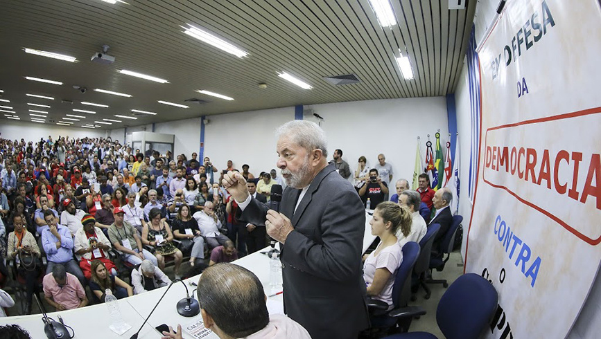 Processo de impeachment é movido por ódio e preconceito, diz Lula