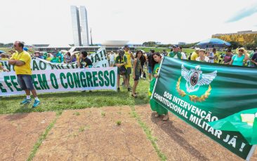 manifestacao pro golpe 1412