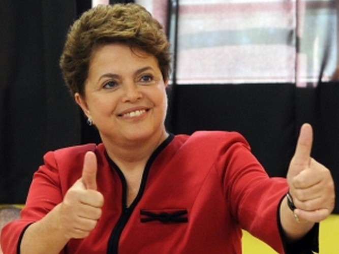Dilma afirma que se empenhará por um país forte para todo o povo brasileiro