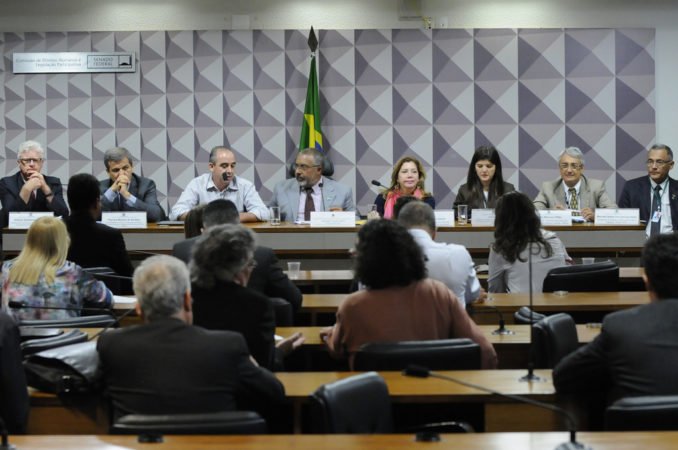 Paim e Lindbergh preveem duras batalhas para manter direitos trabalhistas