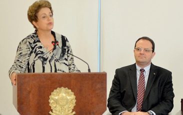 883-dima-rousseff-e-o-ministro-do-planejamento-nelson-barbosa