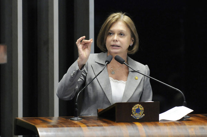 Angela classifica como oportunismo a saída do PMDB do governo federal