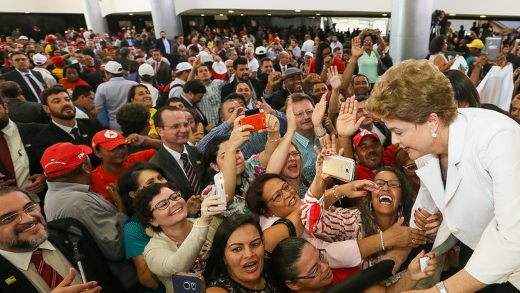 Para Dilma, ajuste na economia não pode significar corte em programas sociais