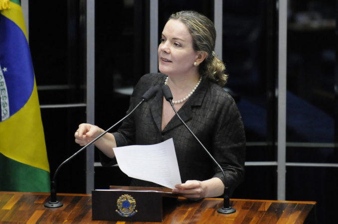 “Dilma é sinônimo do Estado de Direito que conquistamos”, afirma Gleisi