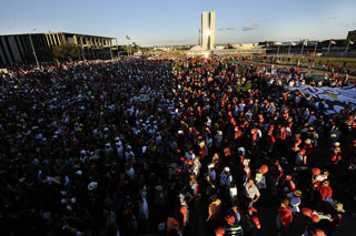 Datafolha mostra que manifestantes contra e pró-golpe rejeitam Cunha e Temer