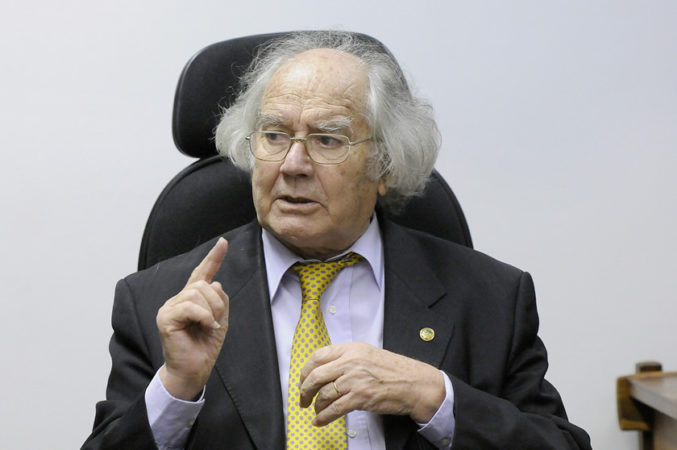 Perez Esquivel, Nobel da Paz, apoia resistência internacional ao golpe