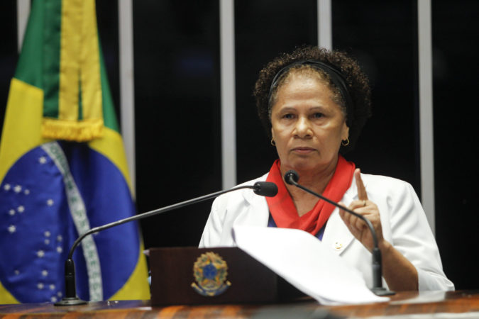 Foi a política e não a economia que decidiu futuro de Dilma, denuncia Regina