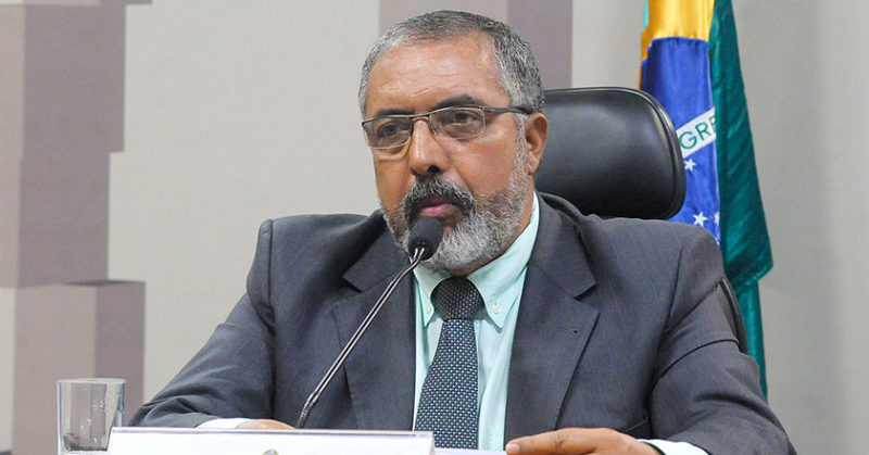 Paulo Paim repudia boatos de que esteja promovendo a ocupação do plenário