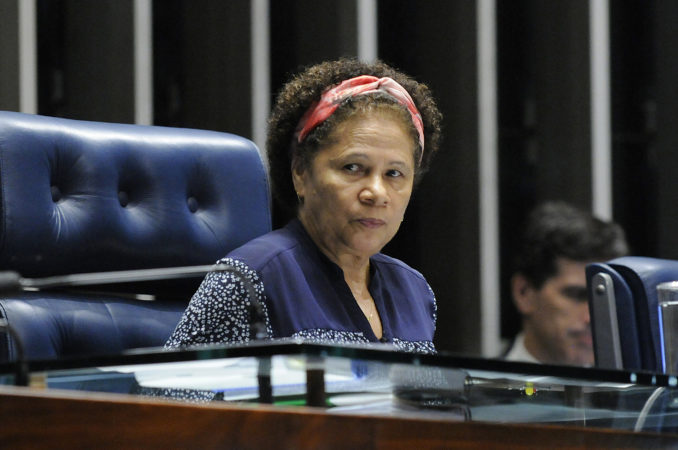 Senadora Regina Sousa protesta contra estupro coletivo em Bom Jesus, no Piauí