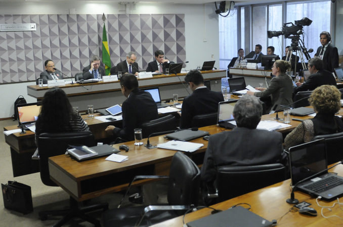 Parlamentares que acusam Dilma são os mesmos que pediram recursos, diz Gleisi