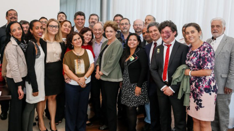 PT e Dilma discutem ações conjuntas para derrotar o golpe em curso