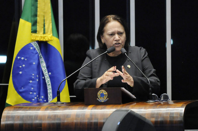 Impeachment tenta salvar pescoços de gente atolada na corrupção, diz Fátima