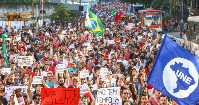 Brasileiros já organizaram mais de 400 atos contra o golpe em dois meses