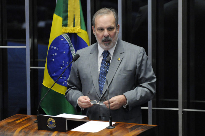 Recuperação começou com alta das exportações, ainda com Dilma, diz Monteiro