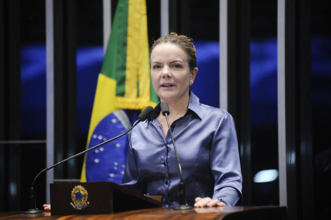 Gleisi: Único jeito de beneficiar a elite brasileira é através de um golpe