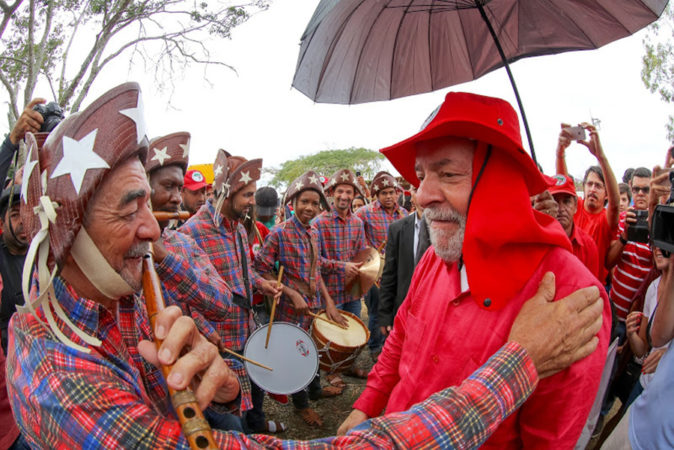 “Golpistas sabem que estão mentindo”, diz ex presidente Lula em Pernambuco