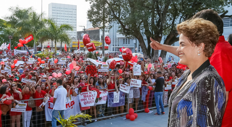 Dilma em Aracaju: “Derrotar o golpe é derrotar a retirada de direitos”