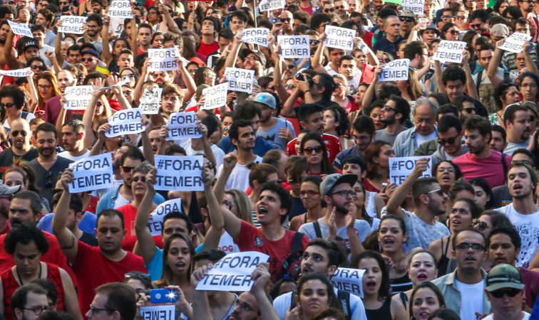 Brasil vai às ruas protestar contra o golpe e as ameaças aos direitos do povo