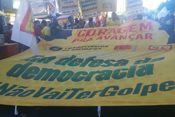 Luta contra o golpe ganha tribunal internacional, destaca Rui Falcão