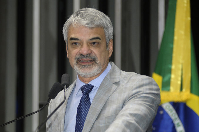 “Dilma voltará e nós vamos discutir o nosso futuro”, diz Humberto Costa