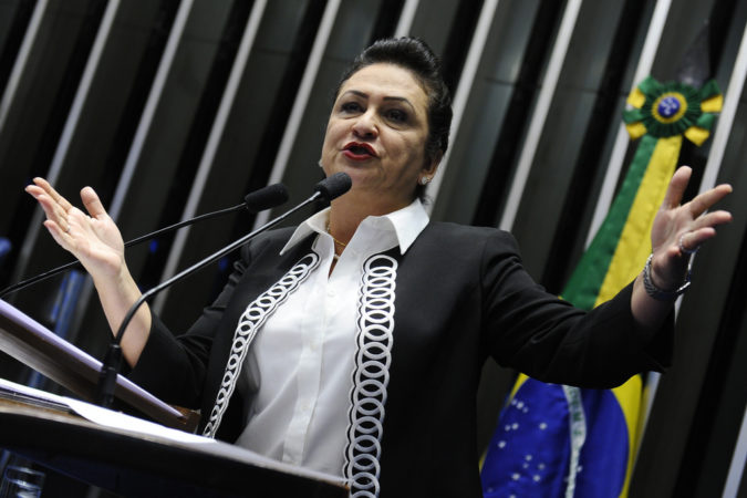 Kátia Abreu destaca terrorismo de Cunha que sabotou mandato de Dilma