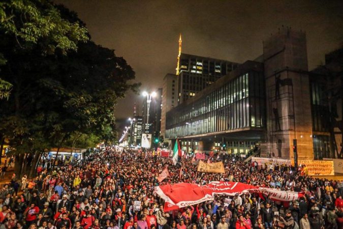 Ato ‘Fora Temer, Diretas já’ leva mais de 50 mil pessoas às ruas em São Paulo