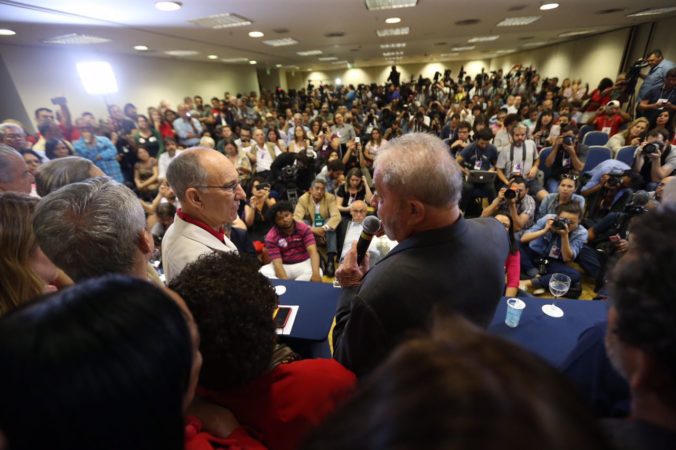 Advogados de Lula vão ao CNMP contra ‘desvios funcionais’ do MPF