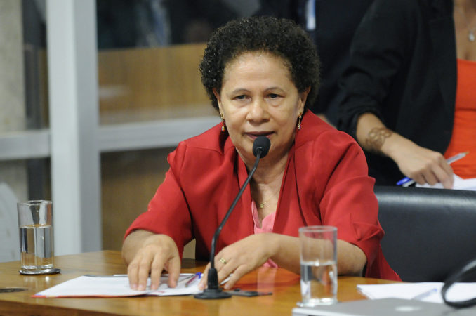 Regina Sousa denuncia “esquemão” no projeto que falseia venda de créditos
