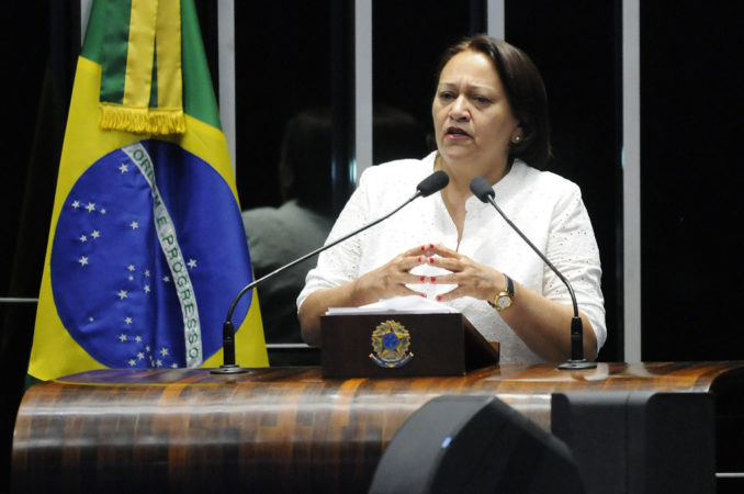 Fátima destaca artigo lúcido de Lula que critica abusos de agentes do Estado