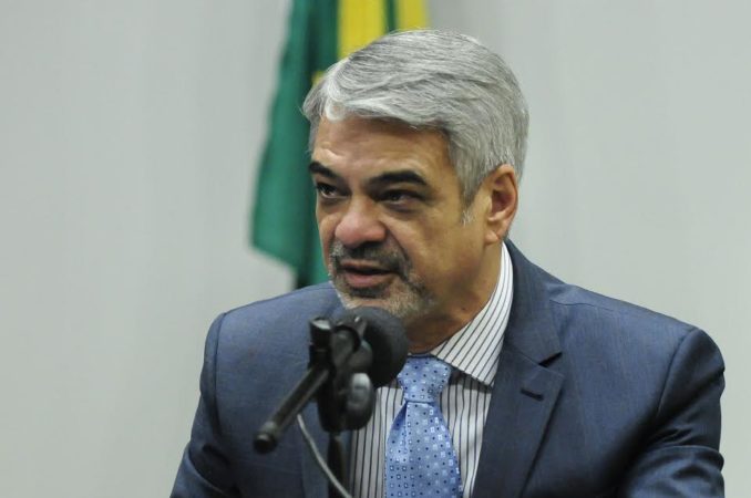 Humberto denuncia crueldade da PEC 55 a parlamentares do Mercosul