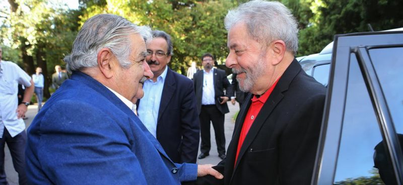 Presidentes Lula e Mujica participam de grande ato em SP contra a PEC 55
