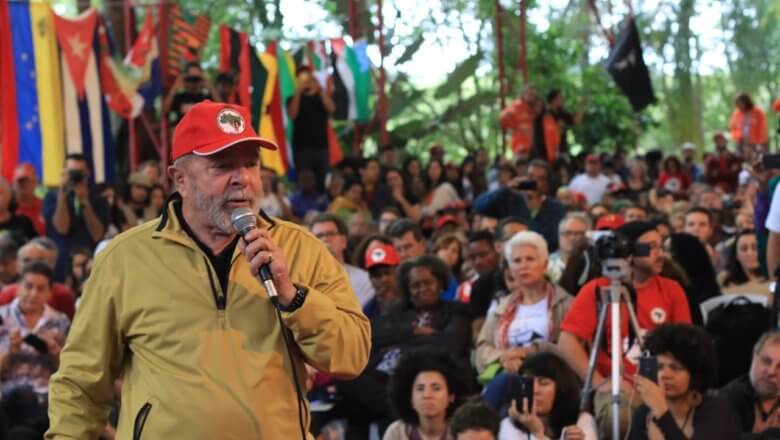 Lula, parlamentares e militantes levam solidariedade ao MST
