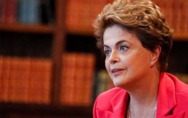 22jun2016---a-presidente-afastada-dilma-rousseff-concede-entrevista-para-o-jornal-espanhol-el-pais-no-palacio-da-alvorada-em-brasilia-1466714713491 956x500