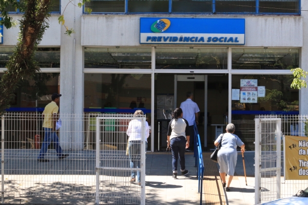 Reforma da Previdência sugerida atrasa o Brasil em mais de um século