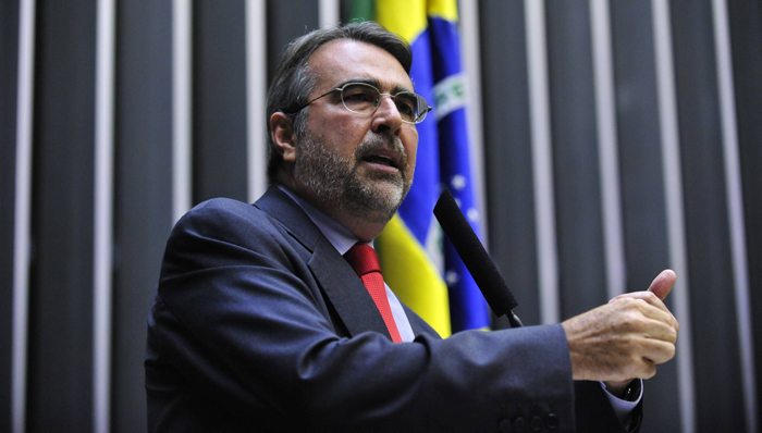 Fontana apresenta PEC que acaba com eleições indiretas no Brasil