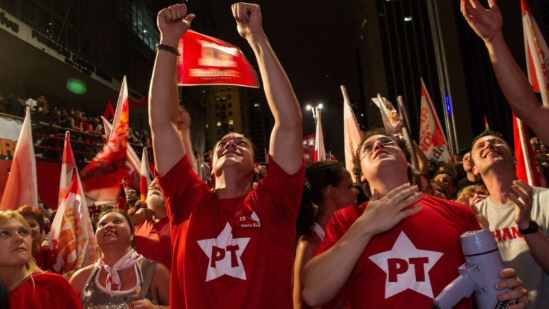 Duro de matar: apesar dos ataques, PT ainda é o partido que mais cresce no Brasil