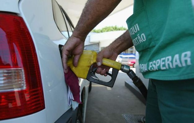 Redução do preço de combustíveis não dura nem dois meses