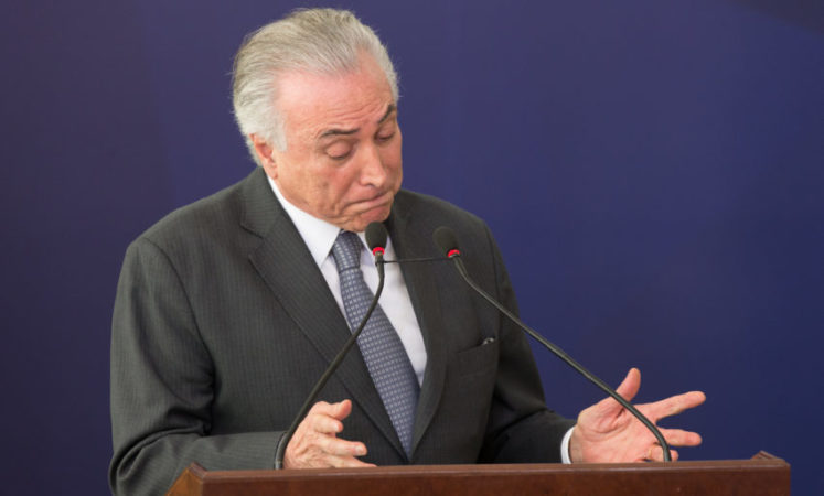 Lutando contra crise, Temer vai copiar programa lançado por Dilma
