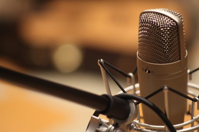 Mais de 800 rádios comunitárias estão ameaçadas
