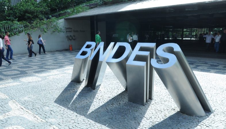 Desempenho de consultas ao BNDES retrocedem a 2002