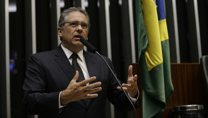 Carlos Zarattini: decisão do STF criminaliza política no Brasil
